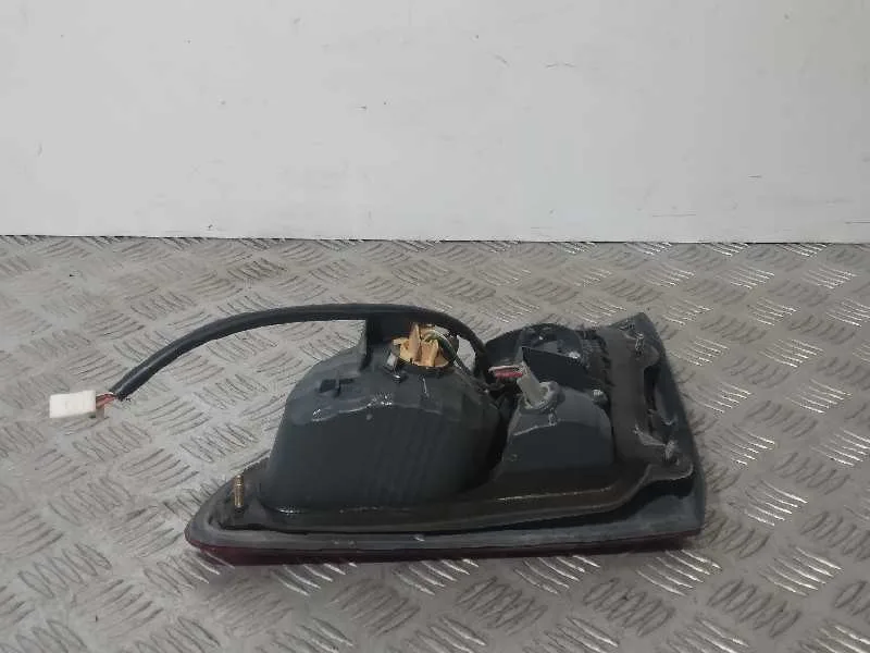 Piloto Trasero Izquierdo Interior para Toyota Avensis Verso (M20)
