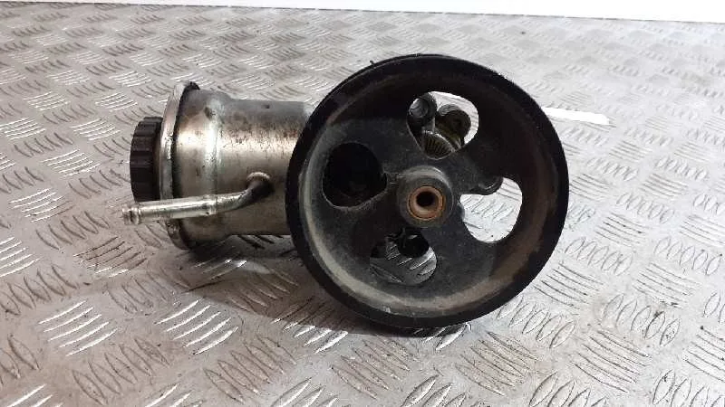 Bomba Direccion para Toyota Avensis Berlina (T25)
