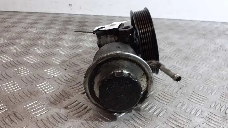Bomba Direccion para Toyota Avensis Berlina (T25)