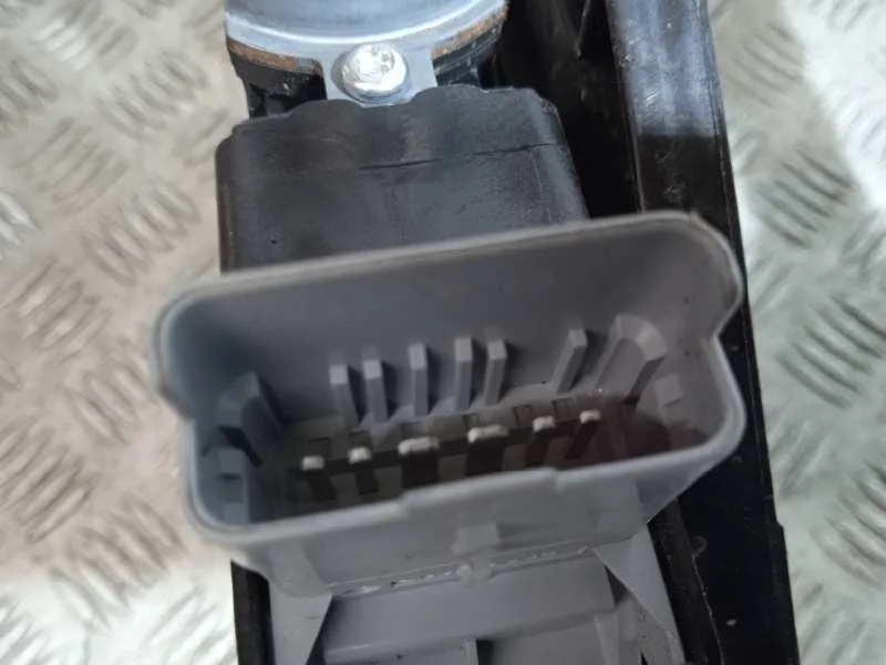 Elevalunas Delantero Derecho para Peugeot 208 (P2)