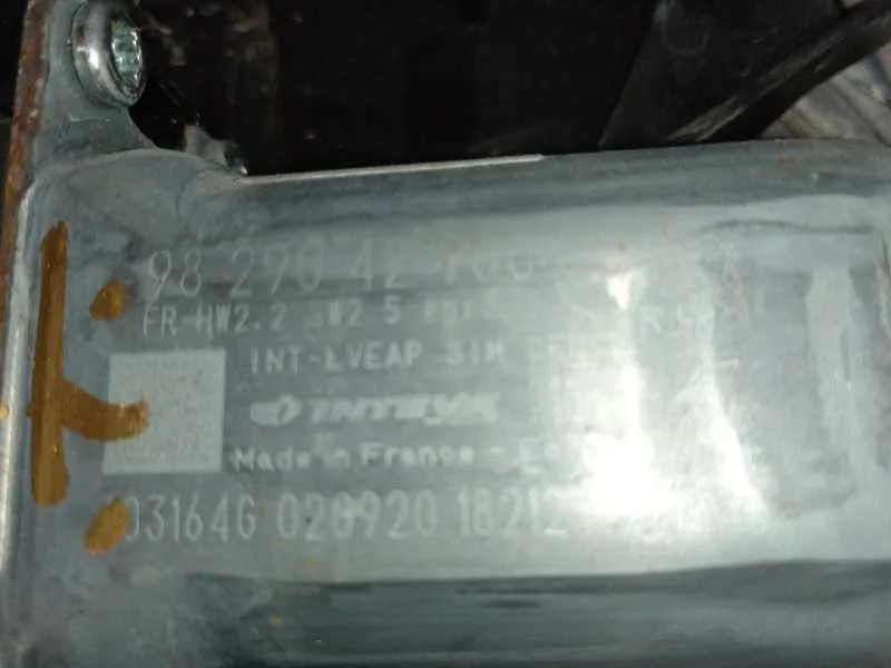 Elevalunas Delantero Derecho para Peugeot 208 (P2)