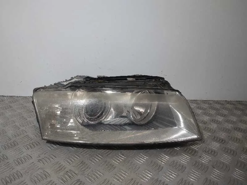 Faro Derecho para Audi A8 (4E2)