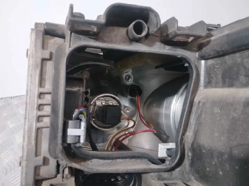 Faro Derecho para Audi A8 (4E2)