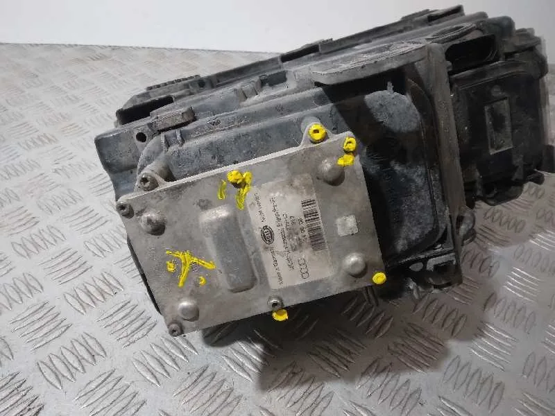 Faro Derecho para Audi A8 (4E2)