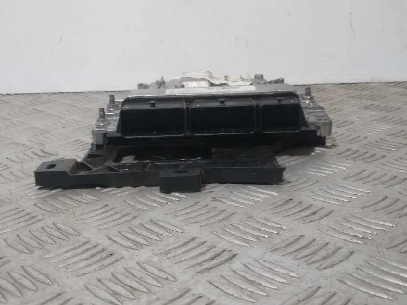 Centralita Motor Uce para Renault Megane Iv Berlina 5P