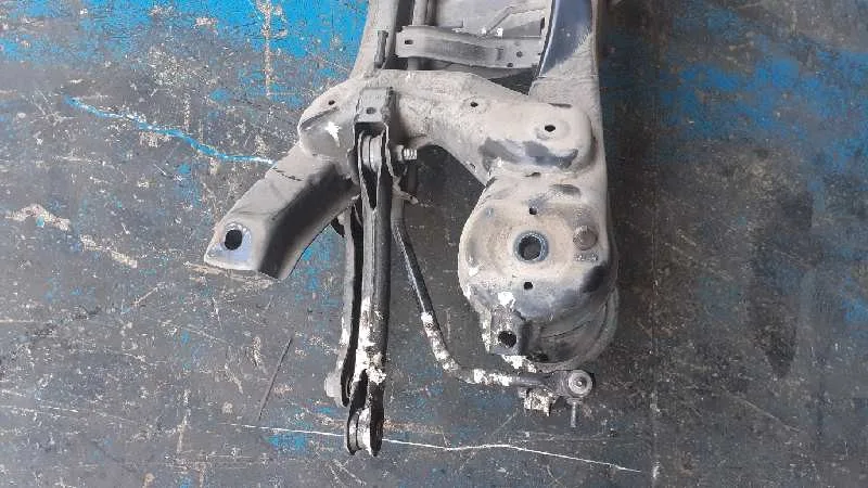 Puente Trasero para Ford Kuga (Cbs)