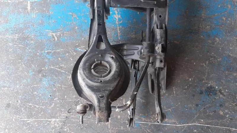 Puente Trasero para Ford Kuga (Cbs)