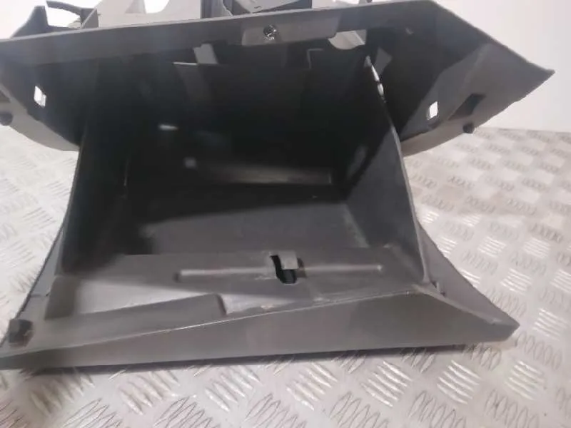Guantera para Ford Kuga (Cbs)