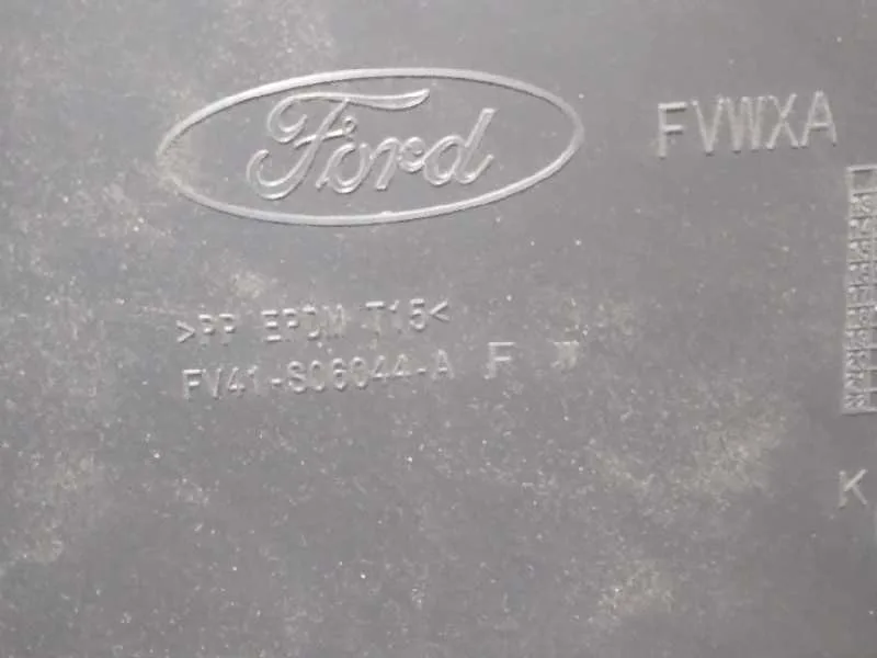Guantera para Ford Kuga (Cbs)