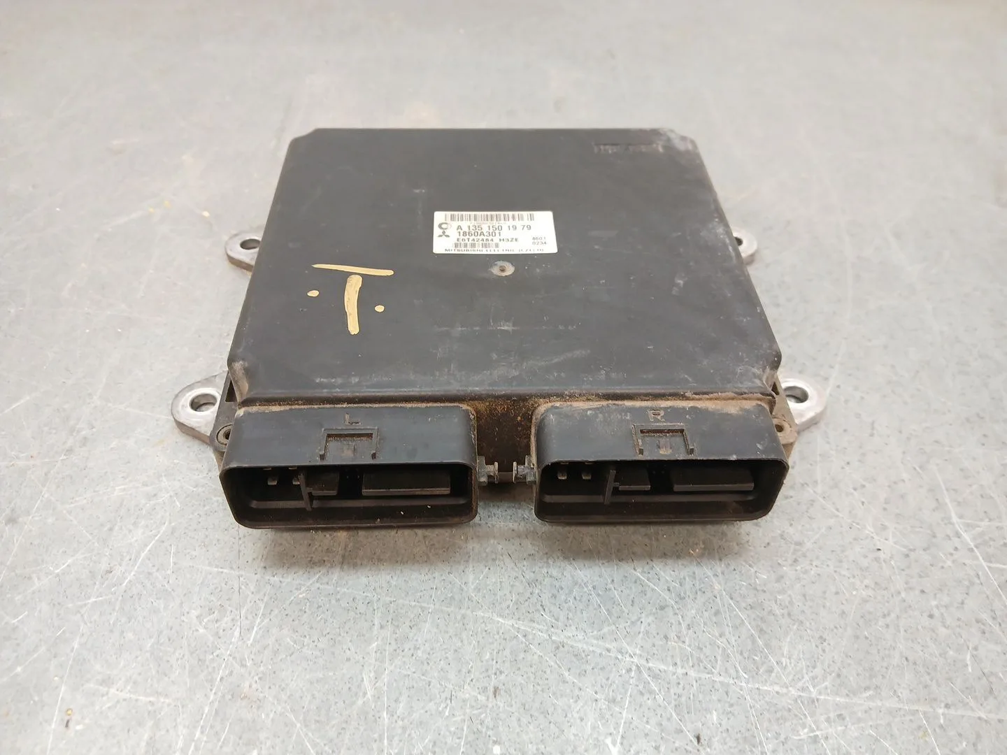 Centralita Motor Uce para Mitsubishi Colt Berlina 5 (Z30A)