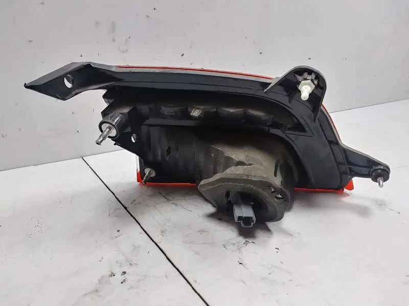 Piloto Trasero Derecho Interior para Subaru Outback (B15)