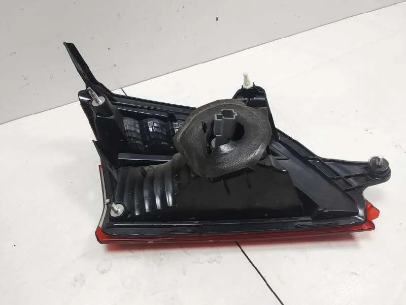 Piloto Trasero Derecho Interior para Subaru Outback (B15)