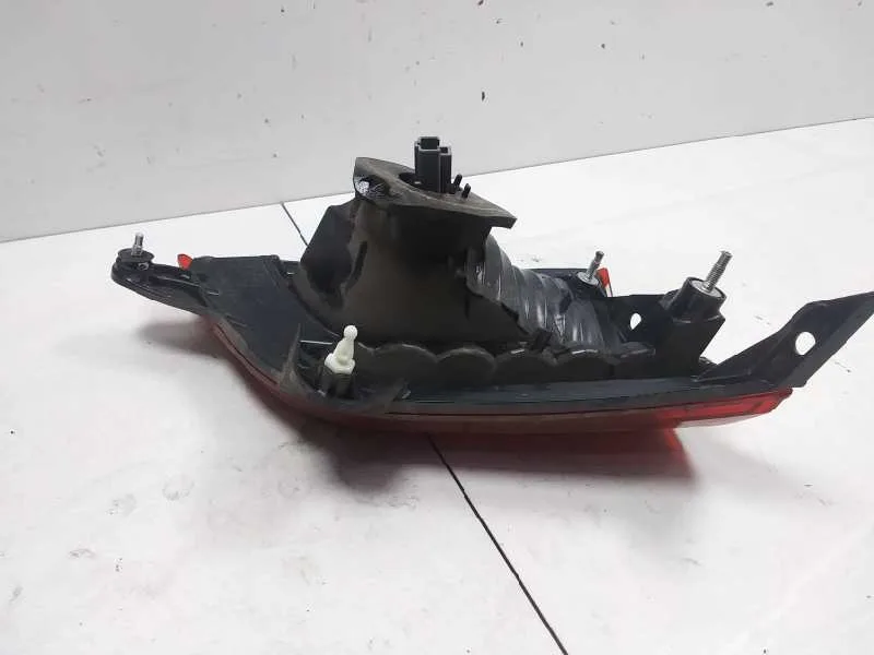 Piloto Trasero Derecho Interior para Subaru Outback (B15)