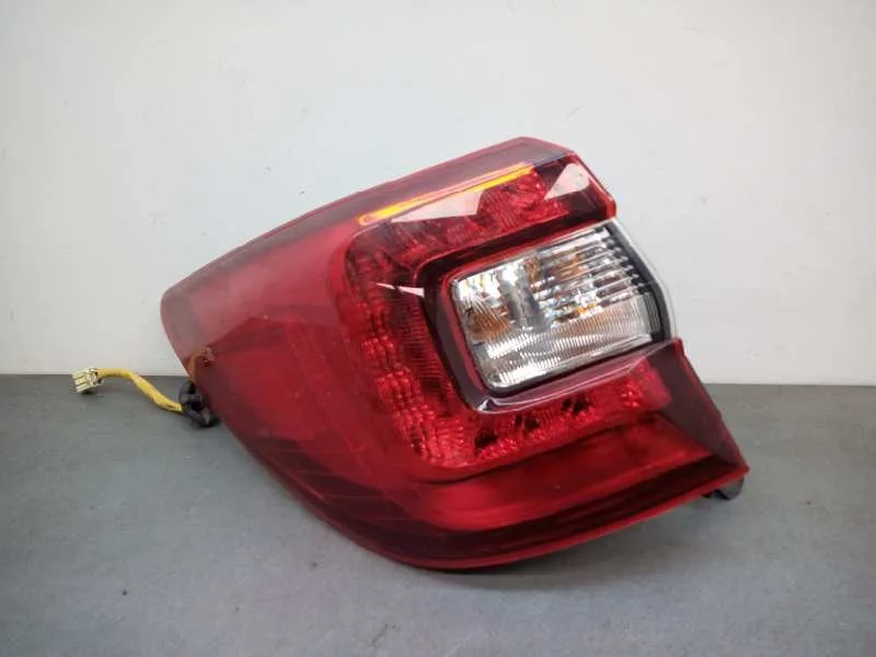 Piloto Trasero Izquierdo para Subaru Outback (B15)
