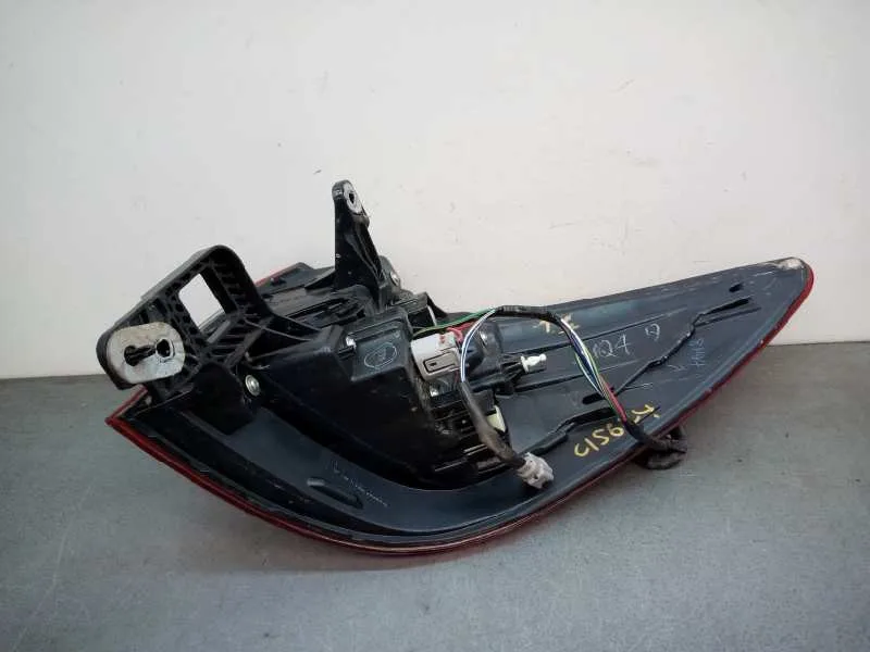 Piloto Trasero Izquierdo para Subaru Outback (B15)