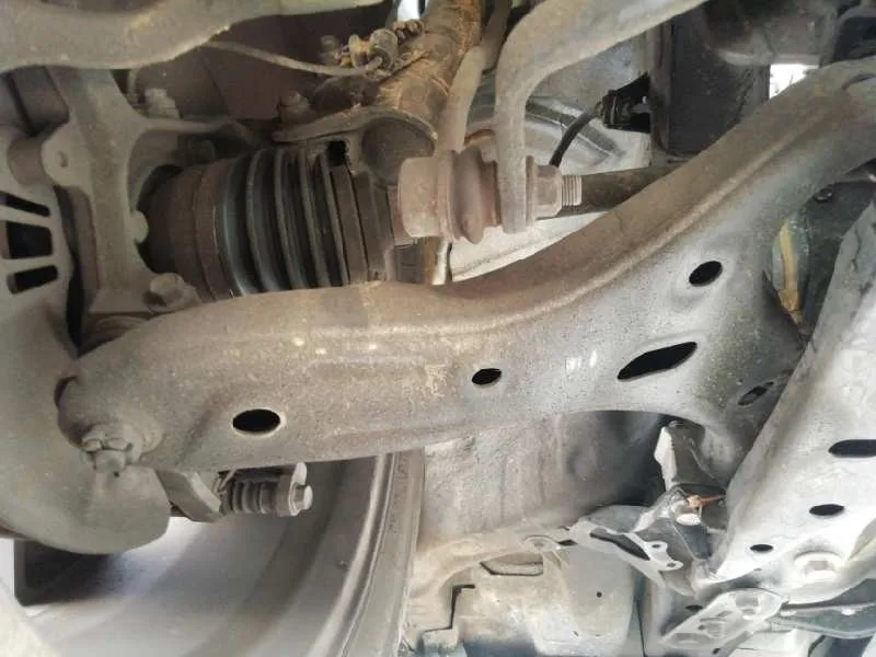 Brazo Suspension Inferior Delantero Derecho para Subaru Outback (B15)