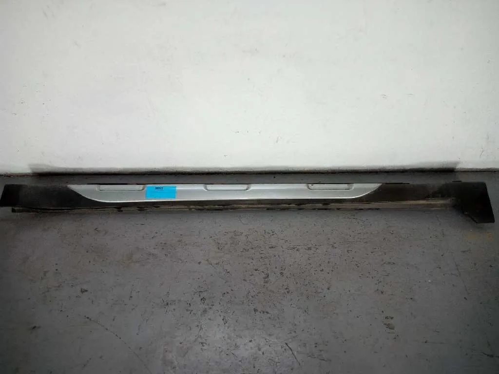 Faldon Lateral para Subaru Outback (B15)