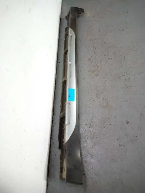 Faldon Lateral para Subaru Outback (B15)