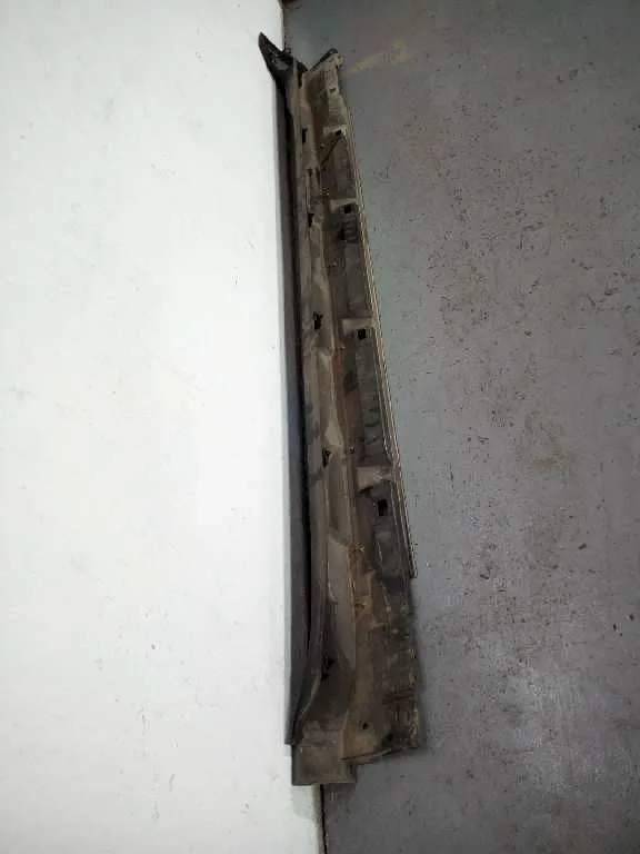Faldon Lateral para Subaru Outback (B15)