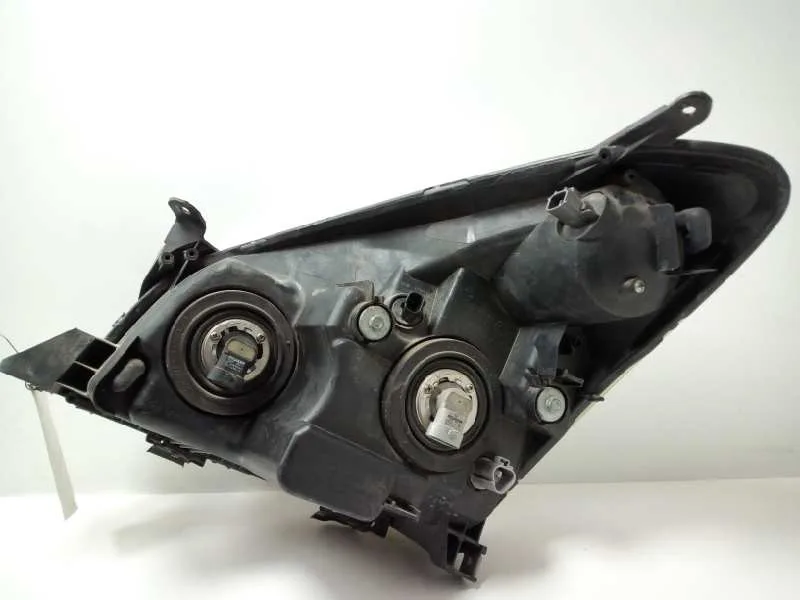 Faro Derecho para Toyota Corolla Verso (R1)