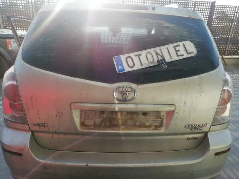 Porton Trasero para Toyota Corolla Verso (R1)