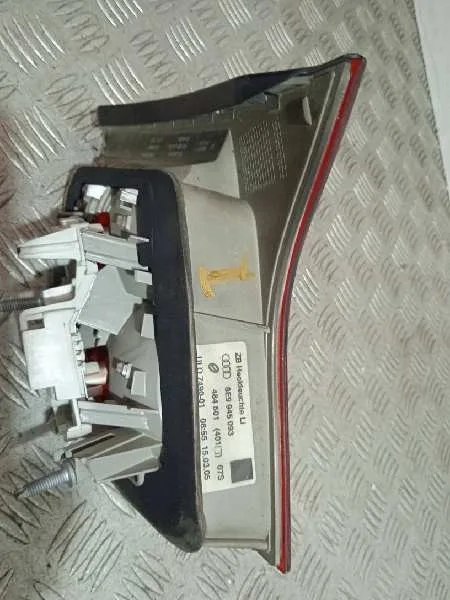 Piloto Trasero Izquierdo Interior para Audi A4 Avant (8E)