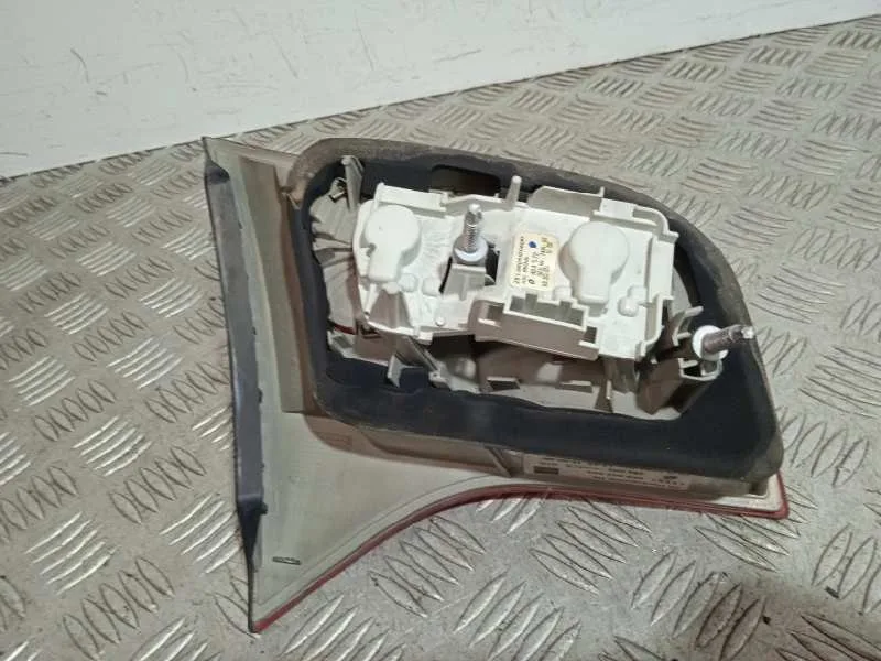 Piloto Trasero Derecho Interior para Audi A4 Avant (8E)