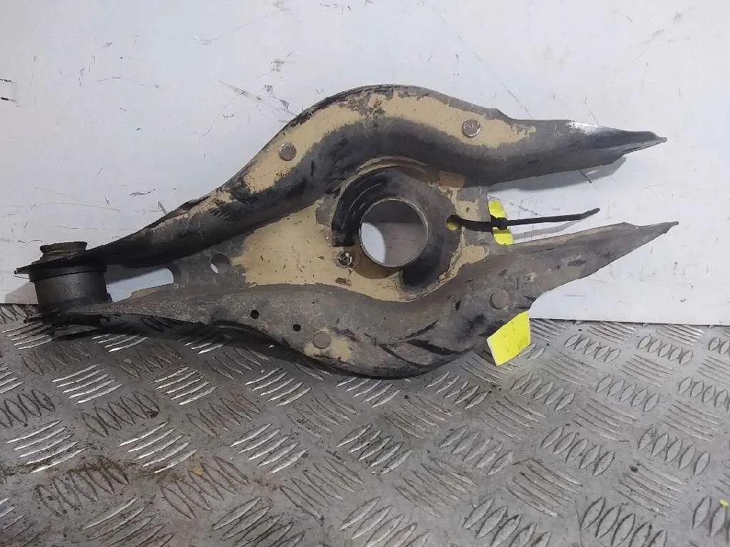 Brazo Suspension Inferior Trasero Derecho para Bmw Serie 1 Lim. (F20)