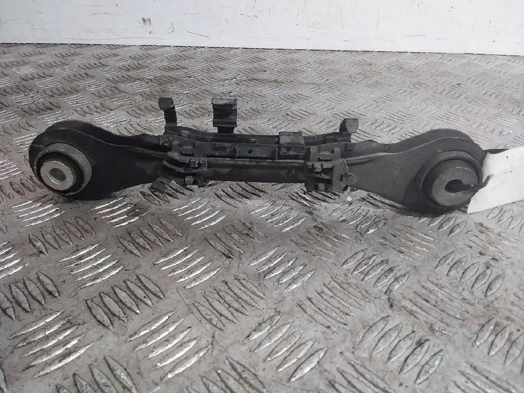 Brazo Suspension Superior Trasero Derecho para Bmw Serie 1 Lim. (F20)