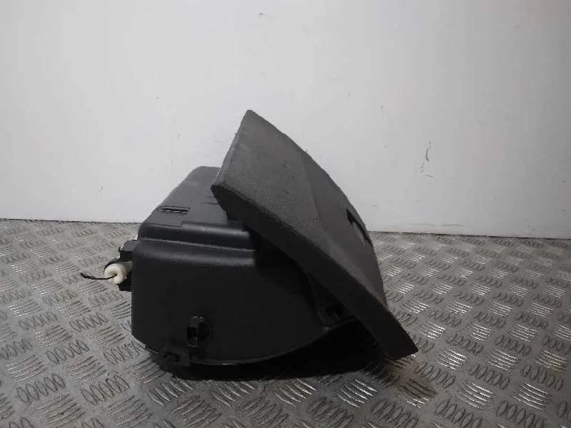 Guantera para Ford Focus Lim.