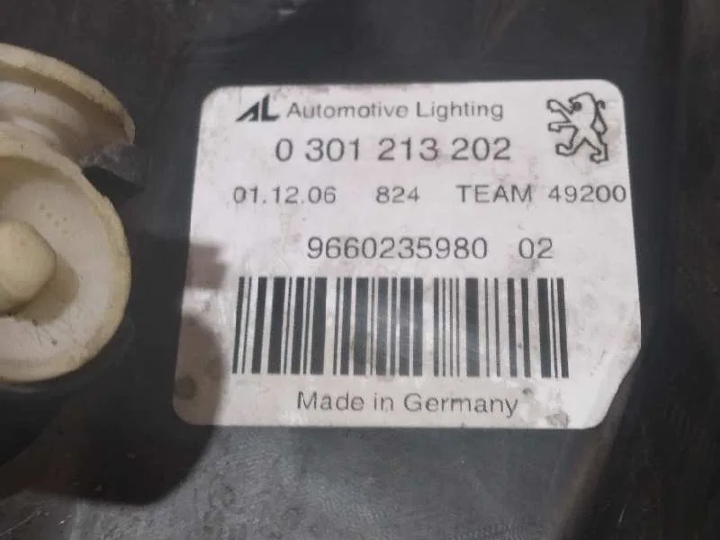 Faro Derecho para Peugeot 407