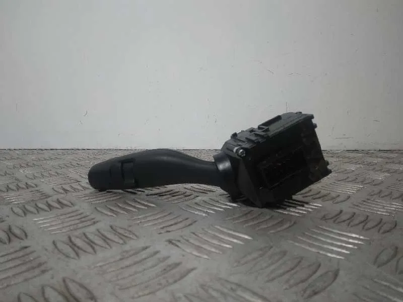 Mando Limpia para Kia Carens ( )