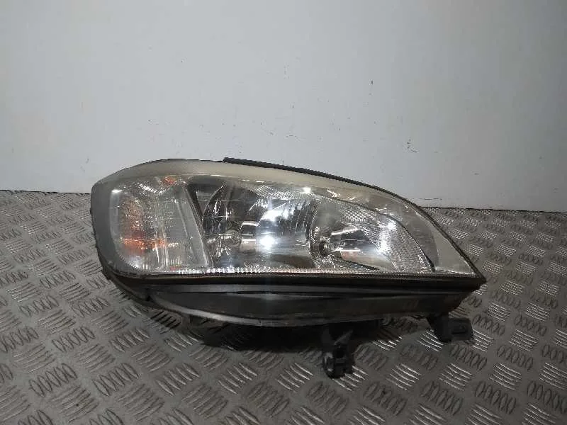 Faro Derecho para Opel Zafira A