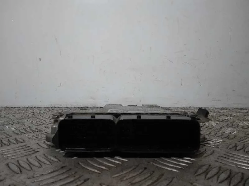 Centralita Motor Uce para Seat Leon (1P1)