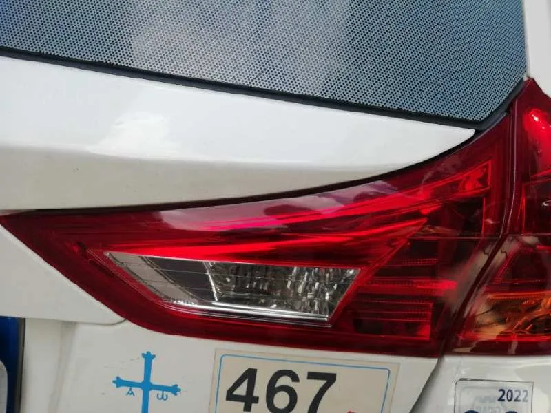 Piloto Trasero Derecho Interior para Toyota Auris Touring Sports (E18)