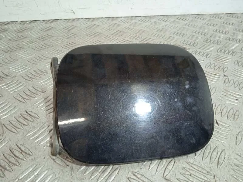 Tapa Exterior Combustible para Toyota Corolla (E12)