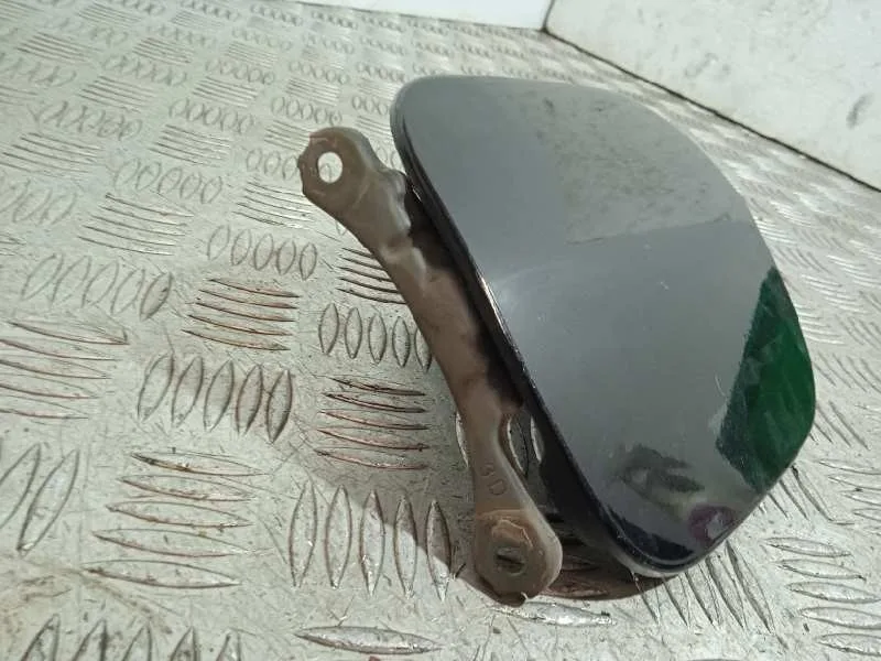 Tapa Exterior Combustible para Toyota Corolla (E12)