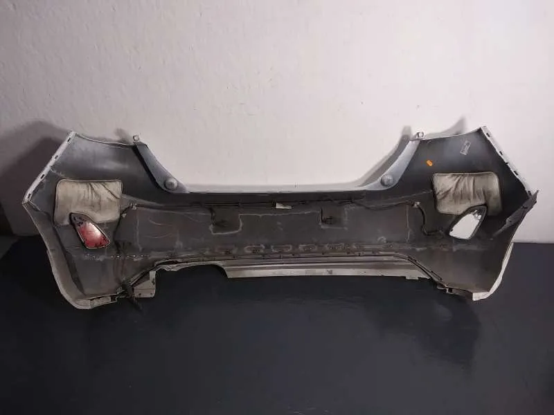 Paragolpes Trasero para Ford Fiesta (Ce1)