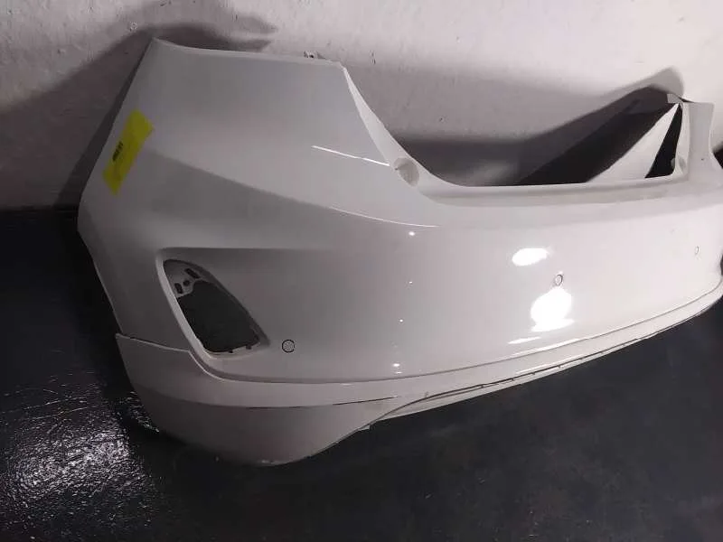 Paragolpes Trasero para Ford Fiesta (Ce1)
