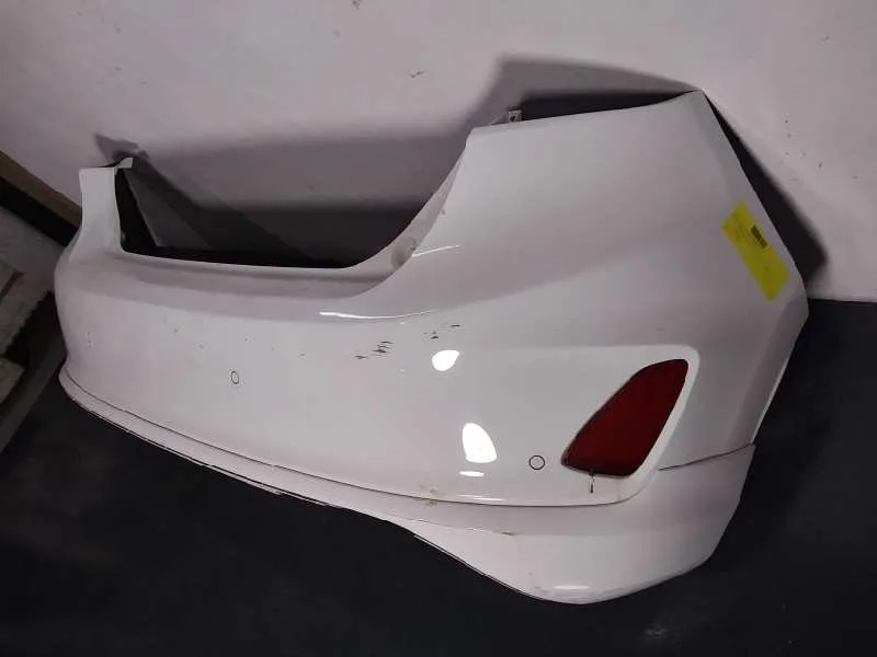Paragolpes Trasero para Ford Fiesta (Ce1)