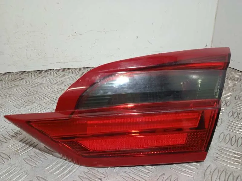 Piloto Trasero Derecho Interior para Ford Fiesta (Ce1)