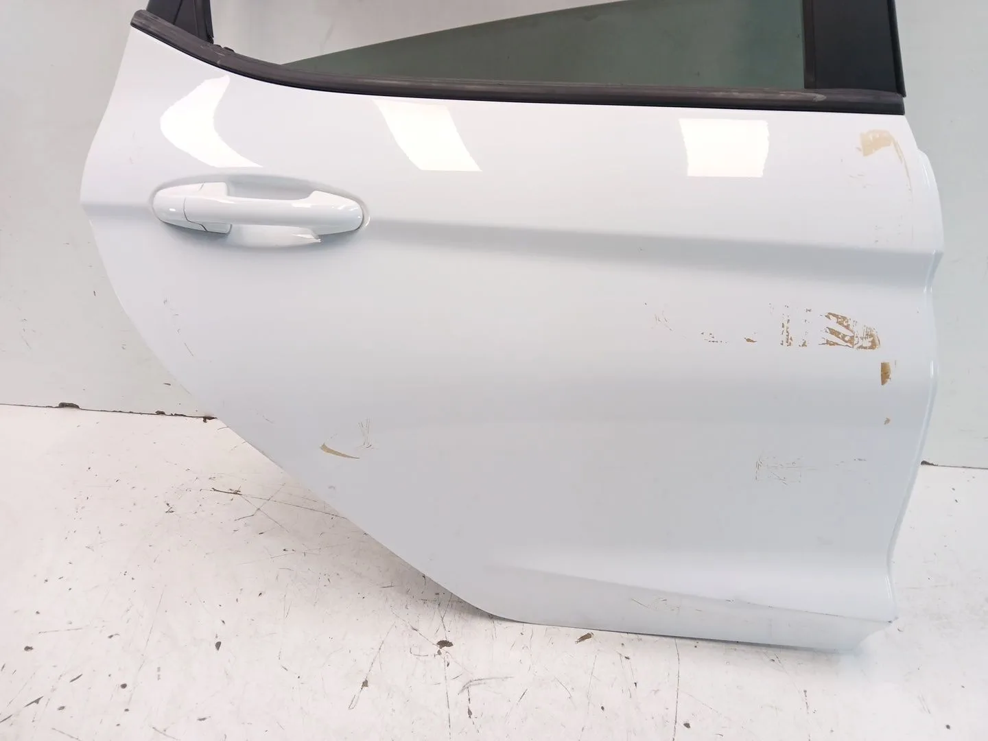Puerta Trasera Derecha para Ford Fiesta (Ce1)