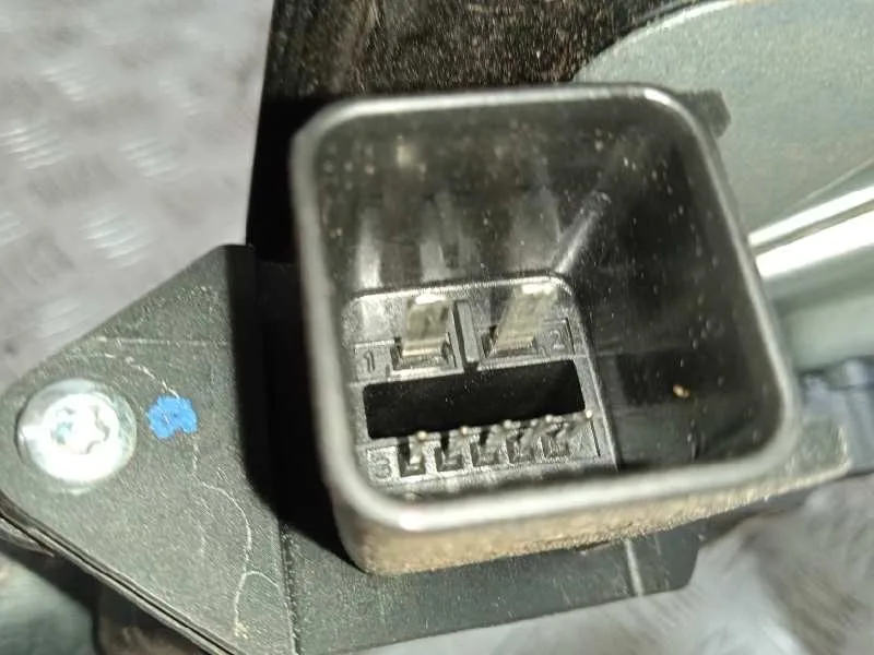 Elevalunas Delantero Izquierdo para Opel Astra J Lim.
