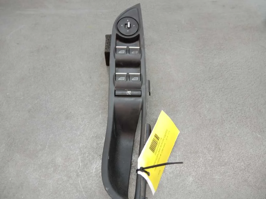 Mando Elevalunas Delantero Izquierdo para Ford Focus Lim. (Cb8)