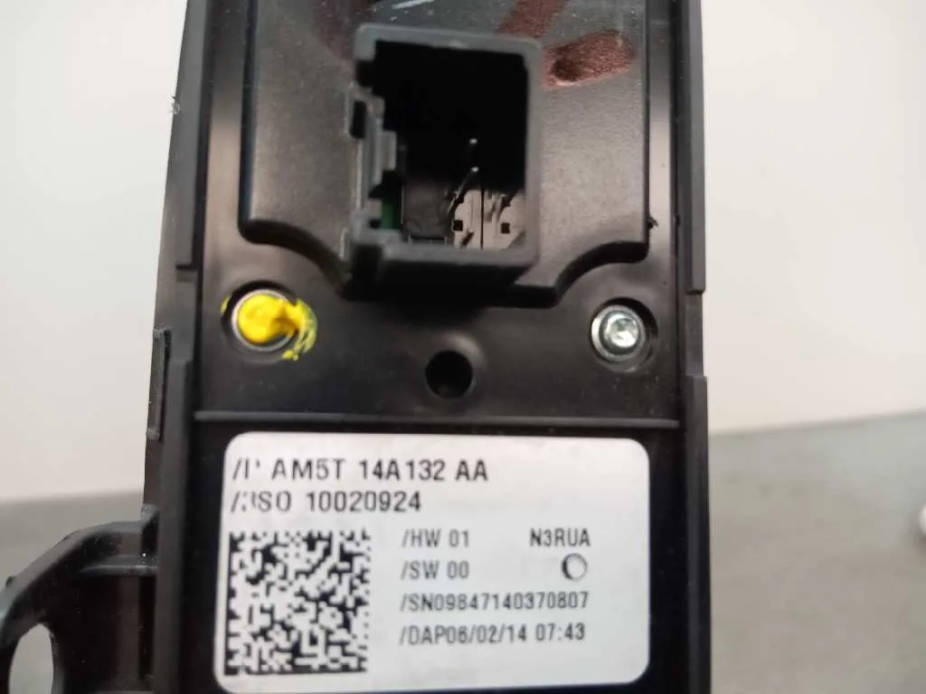 Mando Elevalunas Delantero Izquierdo para Ford Focus Lim. (Cb8)
