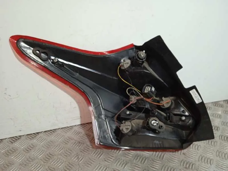 Piloto Trasero Derecho para Ford Focus Lim. (Cb8)