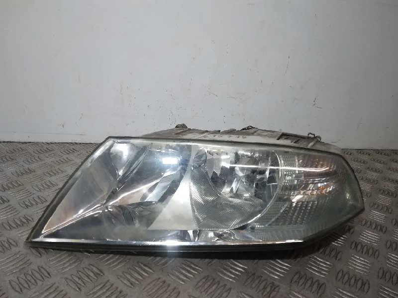 Faro Izquierdo para Skoda Octavia Berlina (1Z3)
