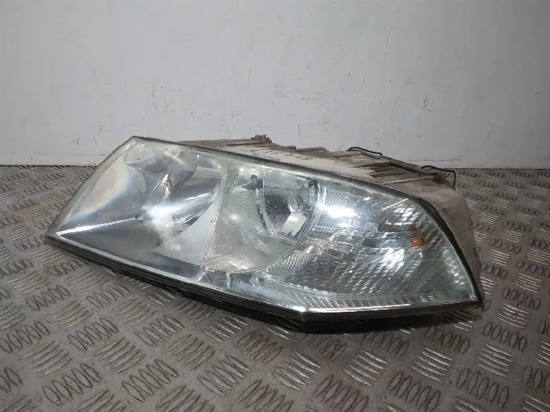 Faro Izquierdo para Skoda Octavia Berlina (1Z3)
