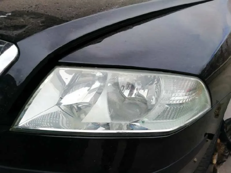 Faro Izquierdo para Skoda Octavia Berlina (1Z3)