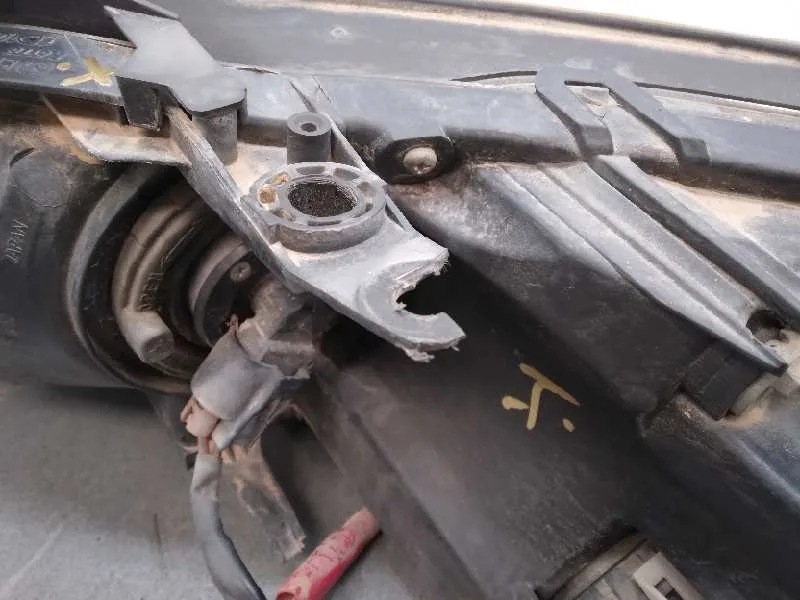 Faro Derecho para Mazda Cx-7 (Er)